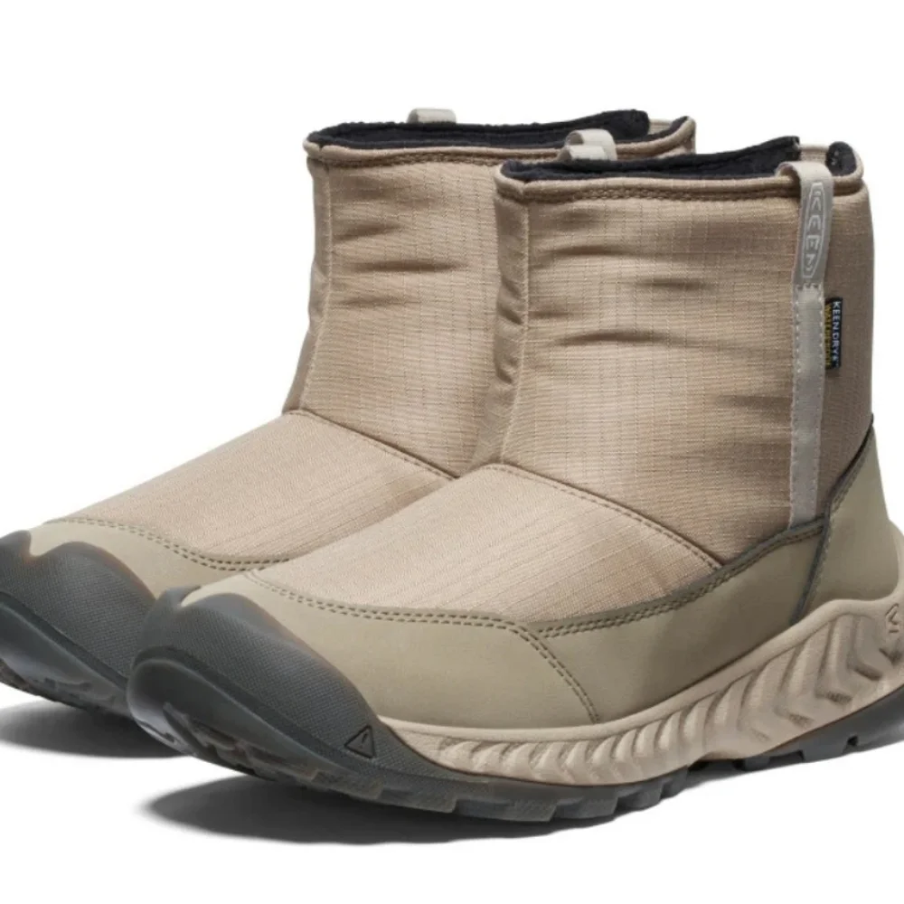 KEEN Pull-on Winter Boots - Picture 1 of 3
